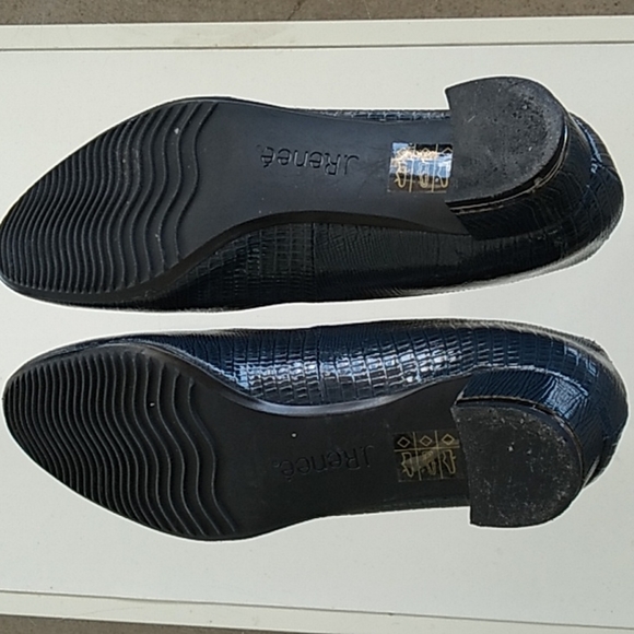 Beautiful Blue Snakeskin J.Renee Bambalina 8.5 M Flats - Picture 5 of 9